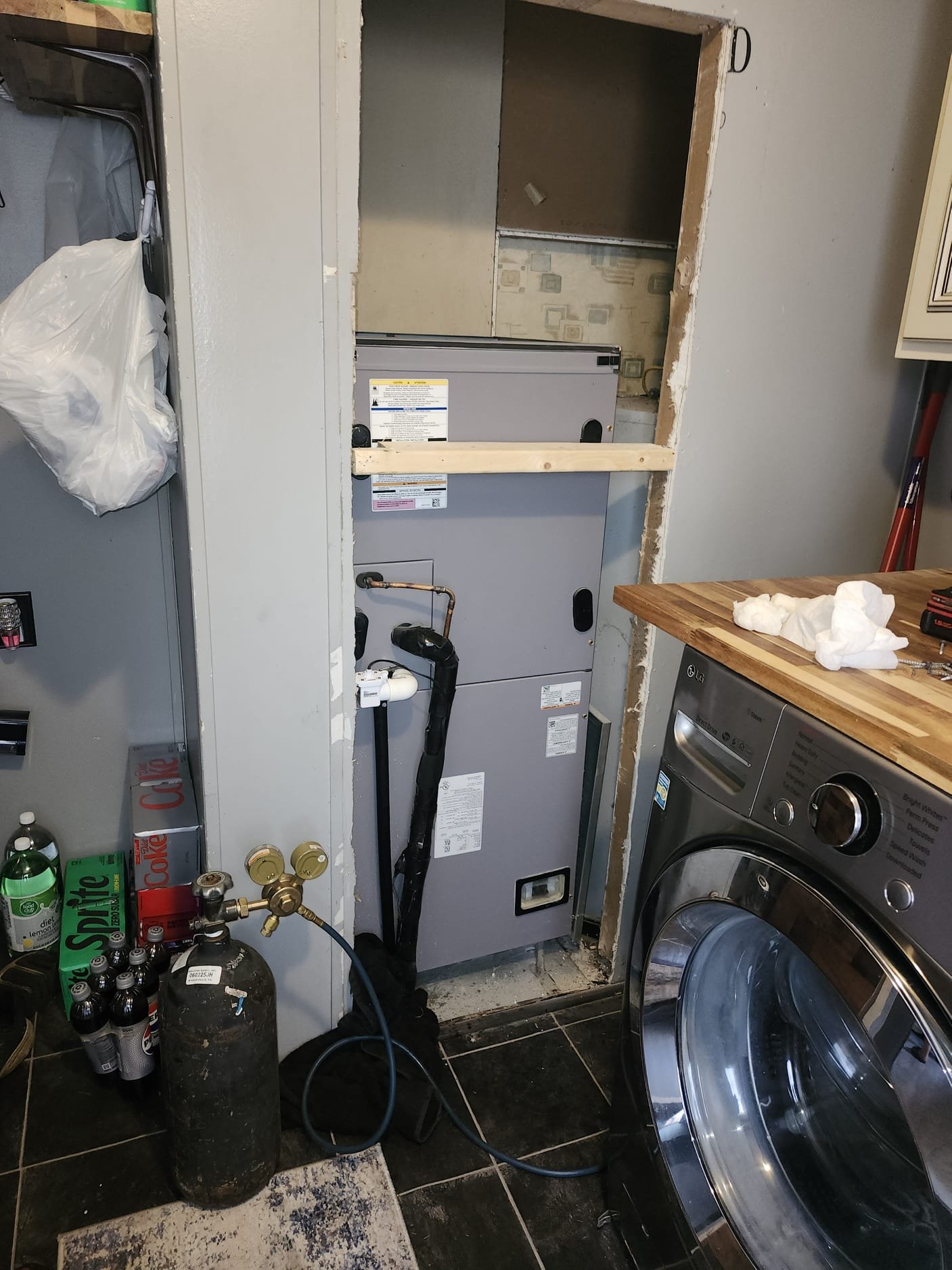 HVAC Maintenance Insights: Tackling Blockages and Keeping Your Home Cool in Knoxville