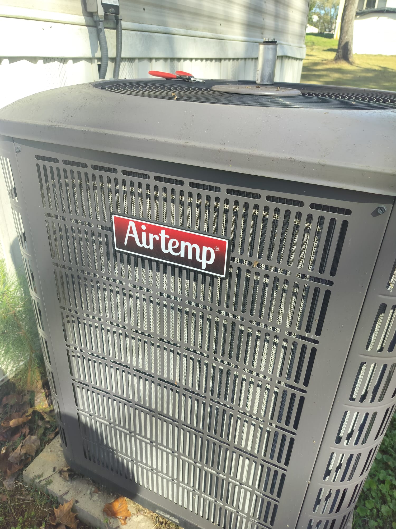 Exterior unit in good condition after service