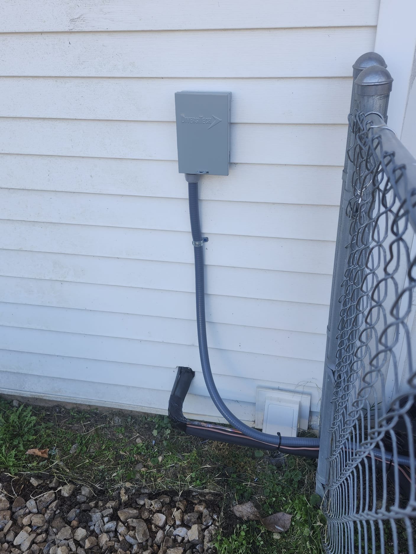 Electrical Disconnect and Refrigerant Lines Installed Neatly